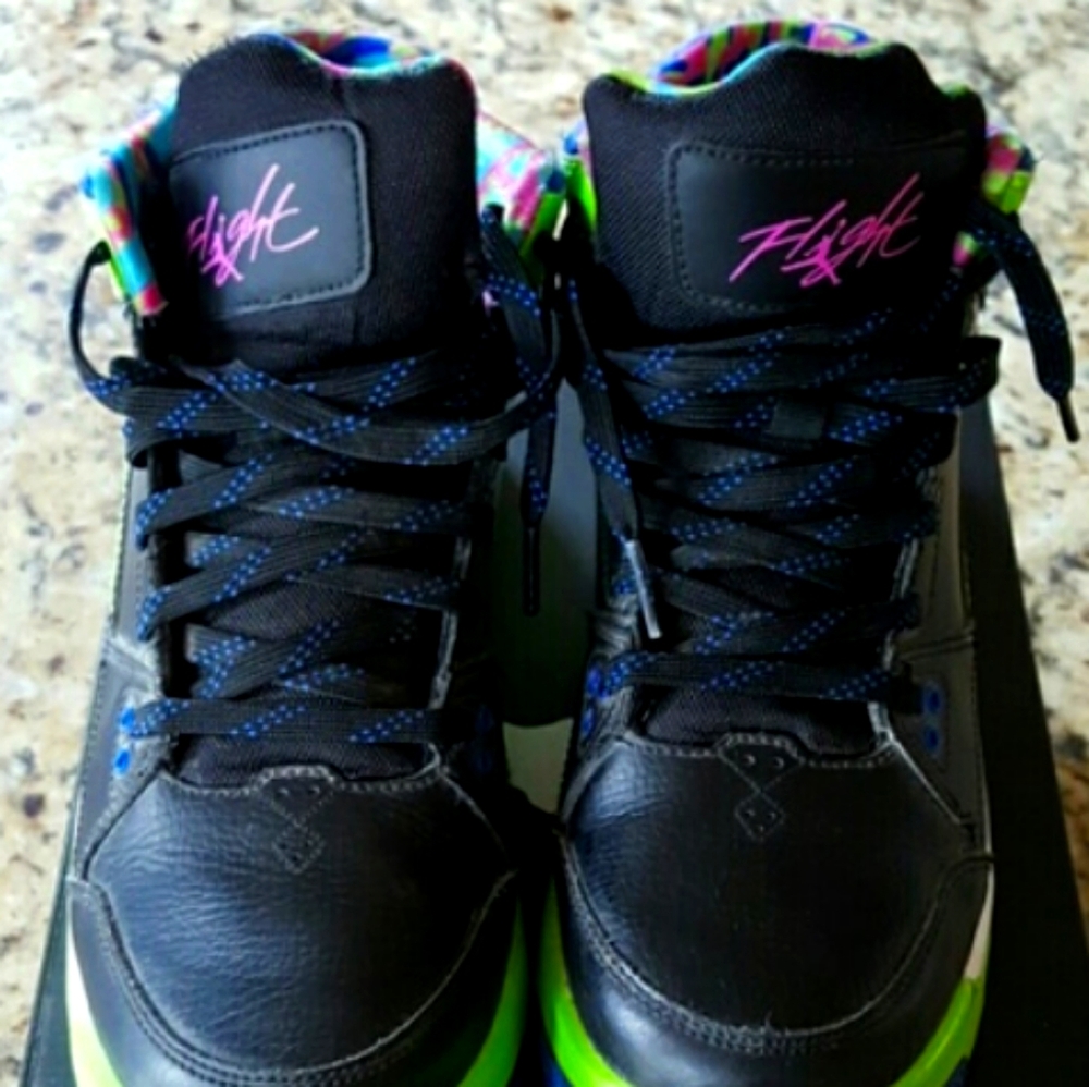 Size 5.5y Jordan Flight Origins